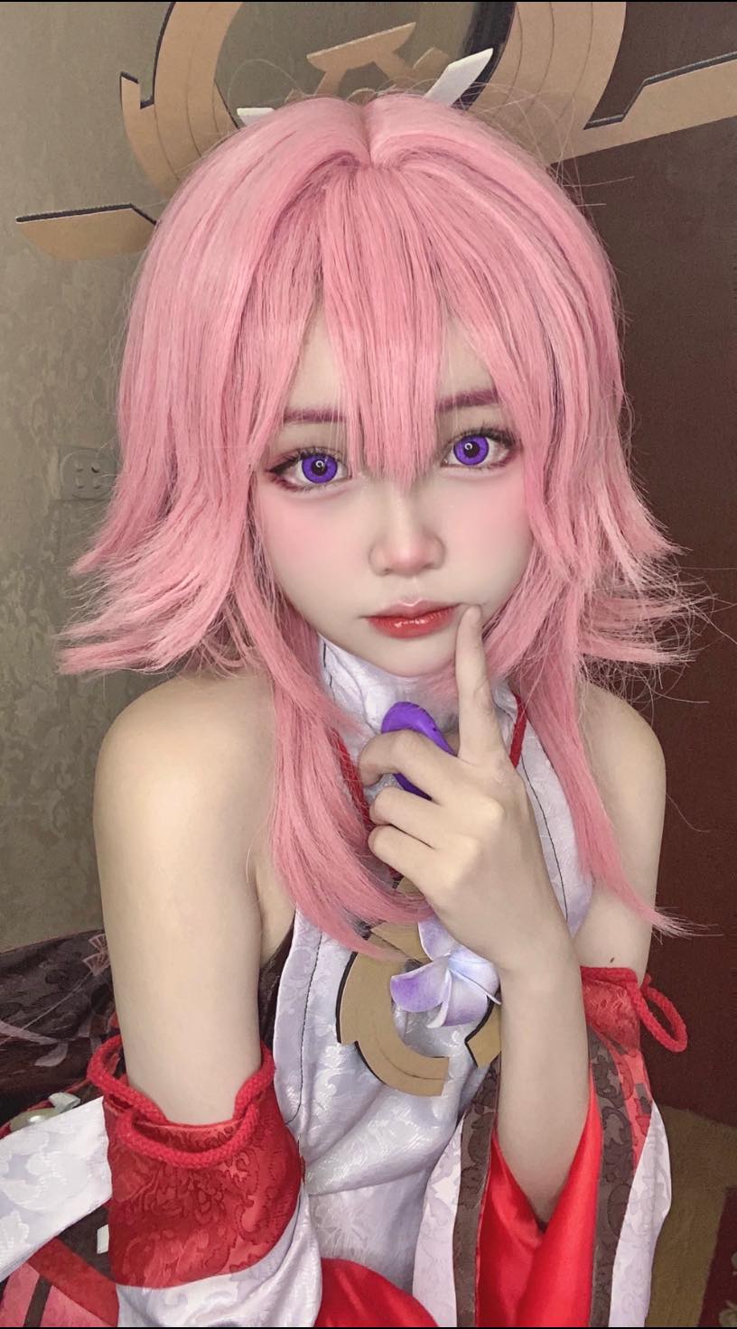 Nữ game thủ Việt gây thương nhớ khi cosplay Yae Miko trong Genshin Impact 110256