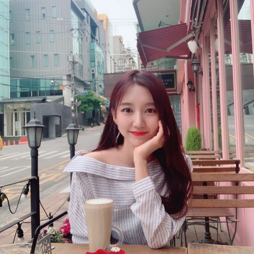 Nữ MC của giải đấu LCK dương tính với COVID-19 5