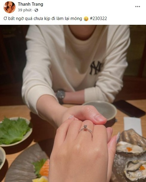 BLV Lê Khôi cầu hôn bạn gái sau 3 tháng hẹn hò 121002
