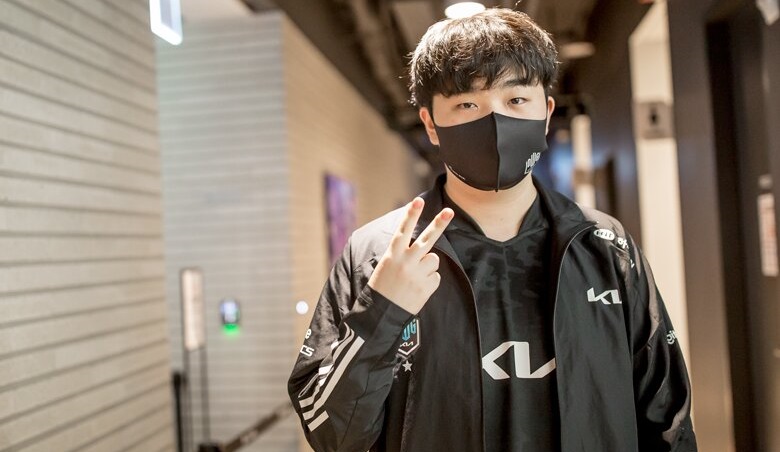 Bản lĩnh của người đi rừng top 1 MVP vòng bảng đã được thể hiện