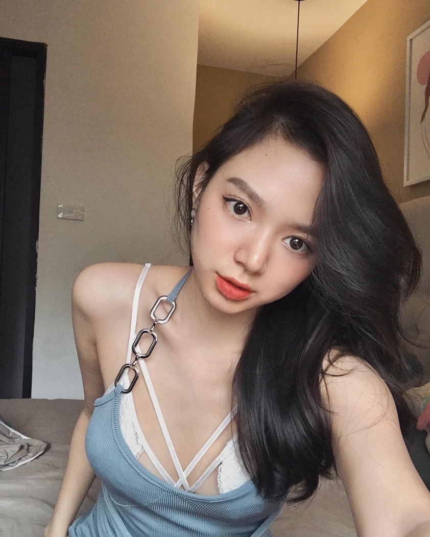 Nhan sắc xinh đẹp khiến Kim Chi thu hút được rất nhiều fan nam