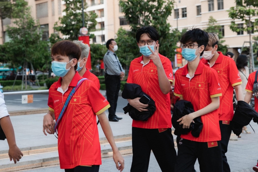Các VĐV eSports hăng hái trong lễ ra quân SEA Games 31 131864