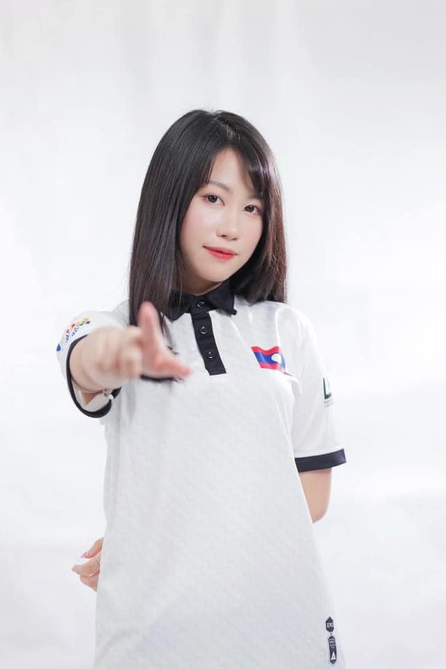 Các nữ VĐV eSports Lào dự SEA Games 31 gây ấn tượng bởi nhan sắc 135216