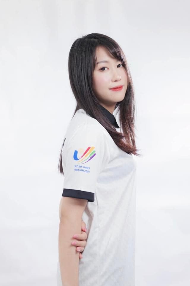 Các nữ VĐV eSports Lào dự SEA Games 31 gây ấn tượng bởi nhan sắc 135217