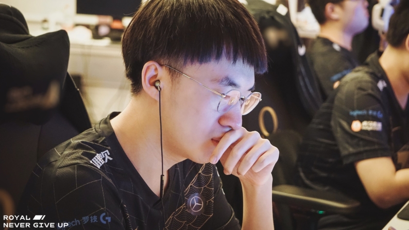 Các thành viên RNG phải thi đấu với cường độ rất cao
