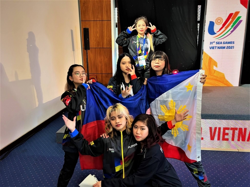 Cosplay Faker, nữ VĐV Tốc Chiến Philippines chào sân SEA Games với màn nhào lộn cực chất 139152