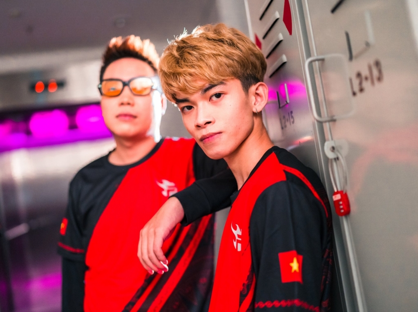 Team Flash tung bộ ảnh hậu trường cực ngầu tại CKTG Tốc Chiến 151666