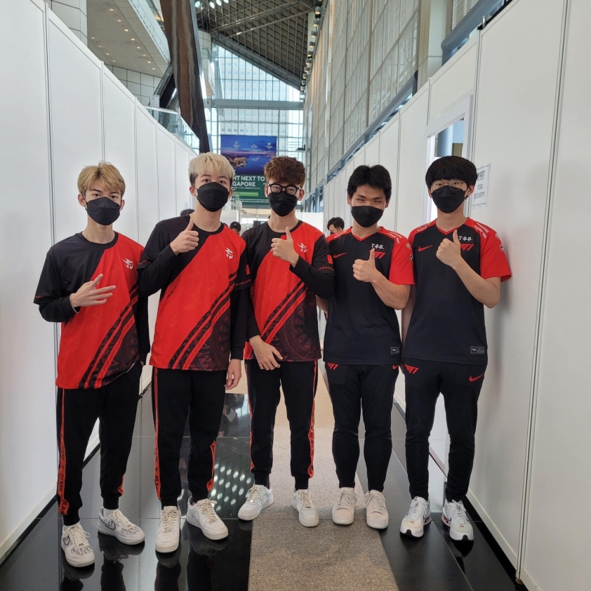 Team Flash tung bộ ảnh hậu trường cực ngầu tại CKTG Tốc Chiến 151679