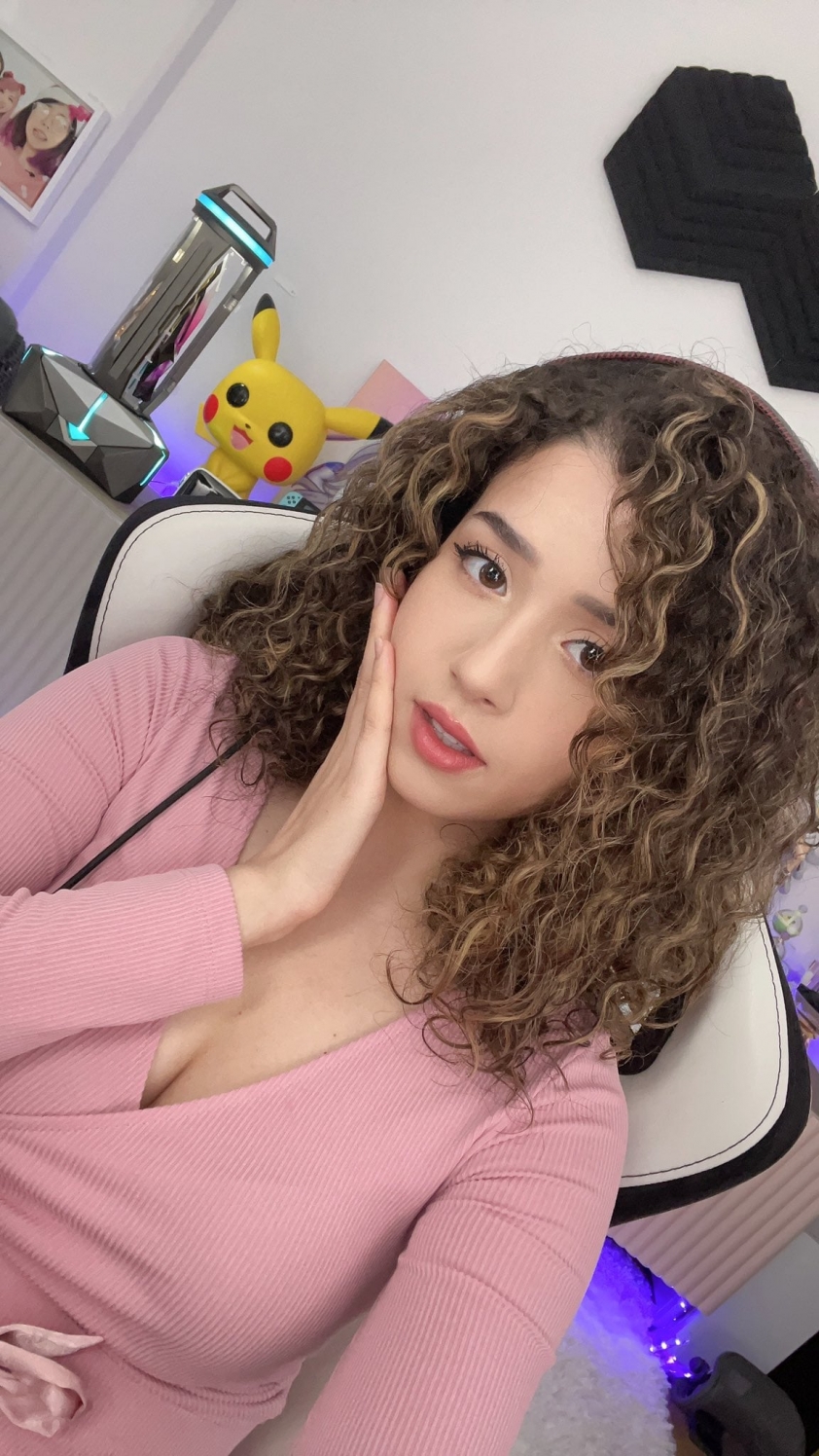 Ngắm nhan sắc Pokimane - nữ streamer nổi tiếng nhất trên nền tảng Twitch 157218