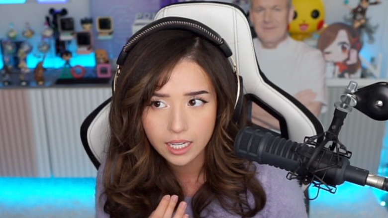 nu streamer pokimane kiem 10 trieu usd 1 thang neu dung onlyfans 2