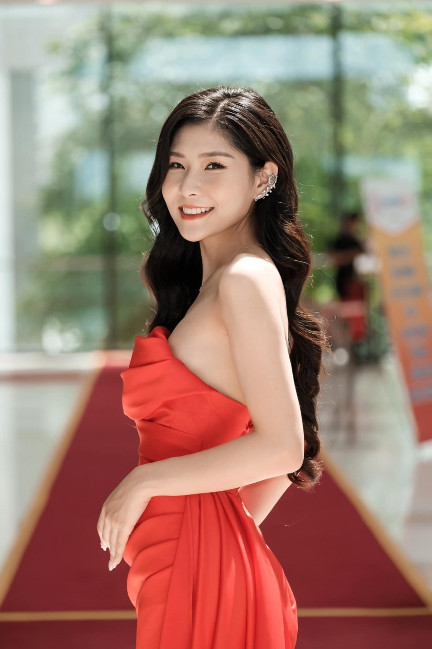 mc khanh an guong mat moi trien vong cua lang eSports 8