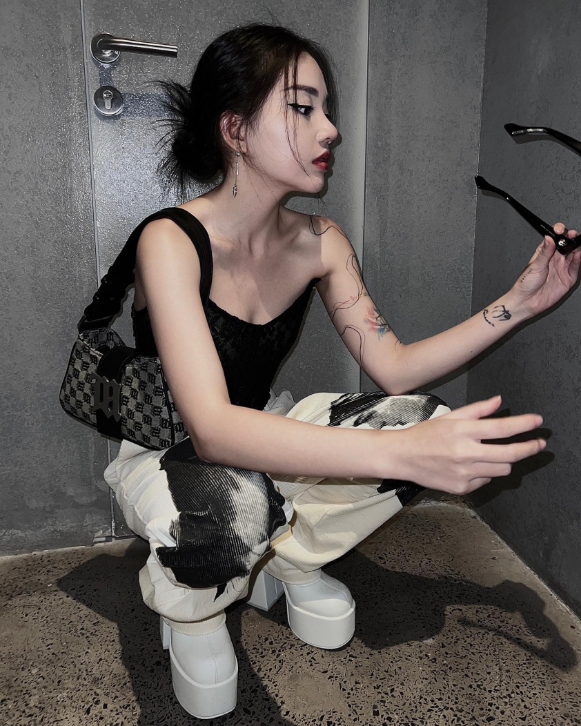 Linh Ngọc Đàm: 'Giữa chàng trai lương 7 triệu cho bạn gái 10 triệu và chàng trai lương 20 triệu cho bạn gái 10 triệu. Linh chọn người thứ hai' 164701