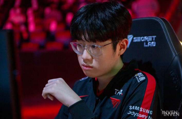 T1 Zeus: 'Tôi nóng lòng được đối đầu với các toplaner của LPL' 177272