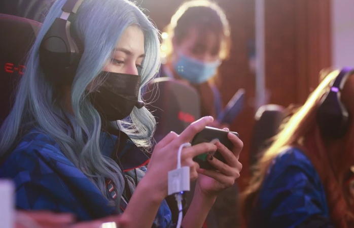 Tuyển thủ Overwatch vừa chơi piano vừa đánh giải mà vẫn giành chiến thắng 180504