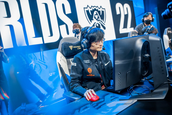 TES Tian: ‘Sau khi thua GAM Esports, mọi người đã im lặng rất lâu’ - CKTG 2022 203987