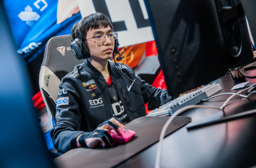 EDG Flandre:'T1 Zeus đã thi đấu tốt hơn tôi' - CKTG 2022-205684