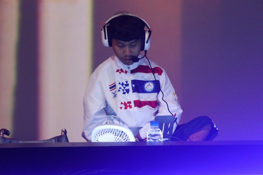Tuyển thủ thi đấu eSports bằng chân tại Para Games 2023 291152