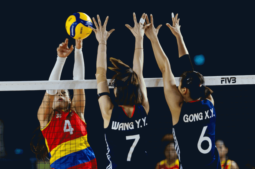 Vượt khó trước Colombia, Trung Quốc bám sát ngôi đầu bảng F 691912