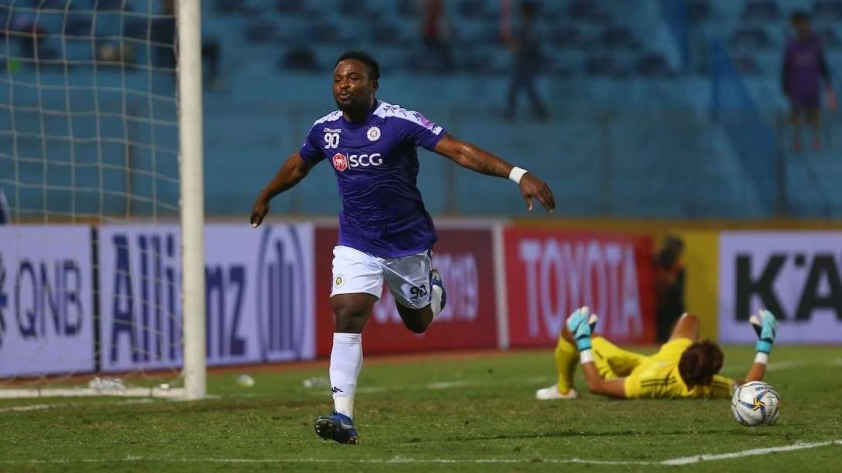 ganiyu-oseni-ha-noi-fc-nagaworld-afc-cup-2019_w0s86s6x42q01qn80ym3ocrk6