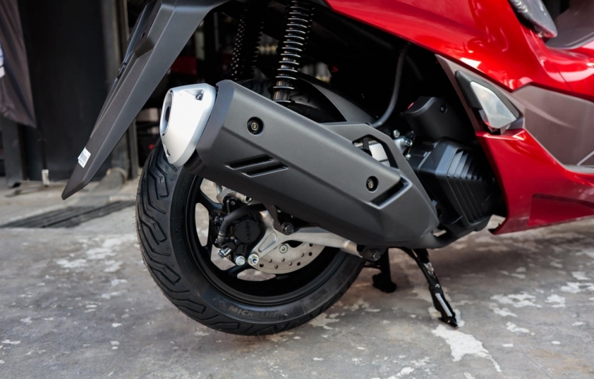 Honda-PCX-160-2