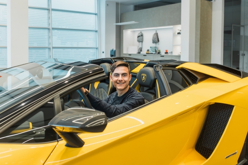 Lamborghini_Aventador_S_Paulo_Dybala_2_1