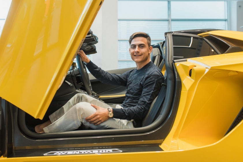 Lamborghini_Aventador_S_Paulo_Dybala_3