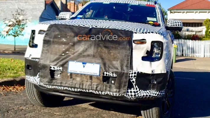 Ford-Everest-2022-3