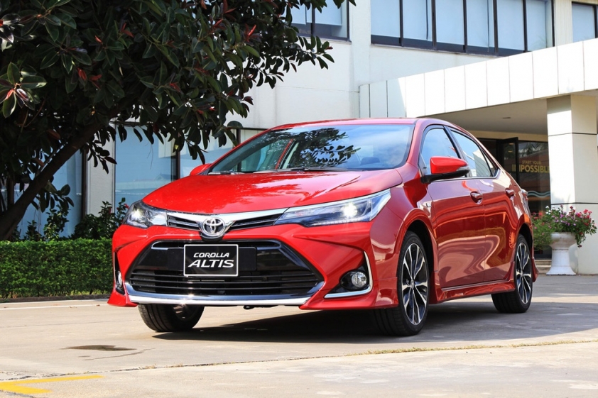 toyota-corolla-altis