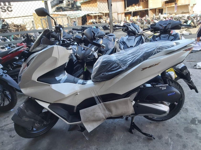 honda-pcx-160-2021-1