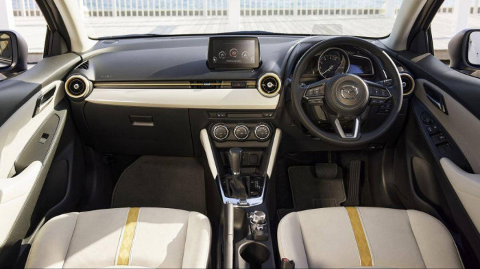 mazda-2-2021-4