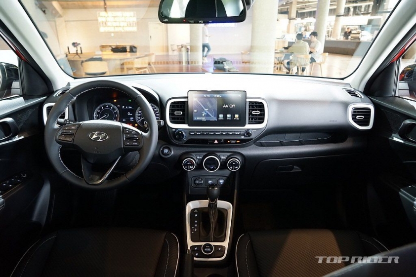 Hyundai-Venue-3