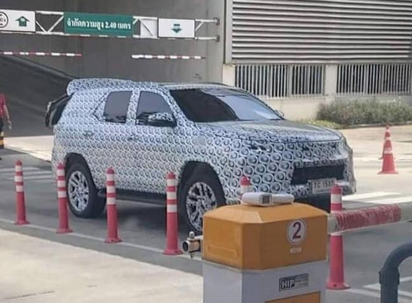 toyota-fortuner-gr-sport-1