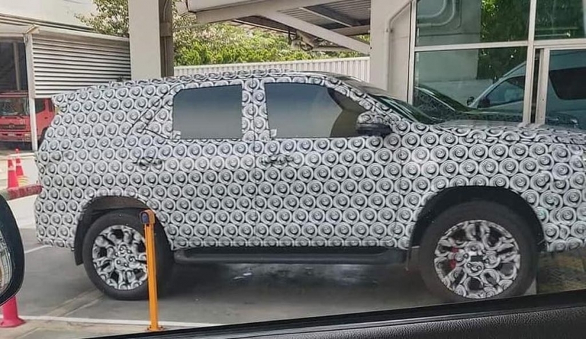 toyota-fortuner-gr-sport-2
