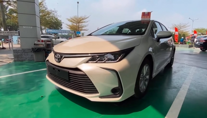 toyota-corolla-altis-2021