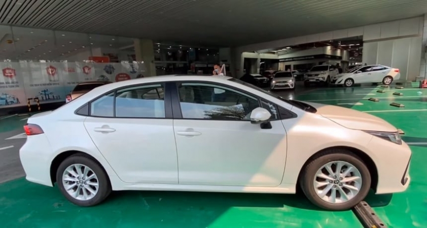 toyota-corolla-altis-2021-3