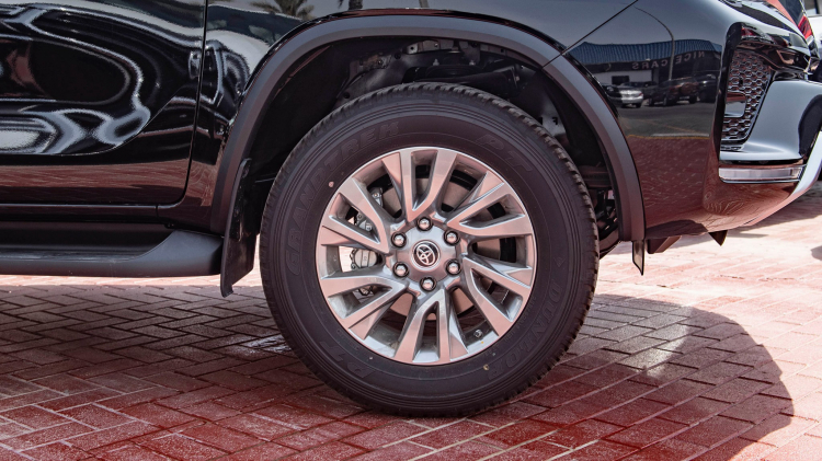 toyota-fortuner-3