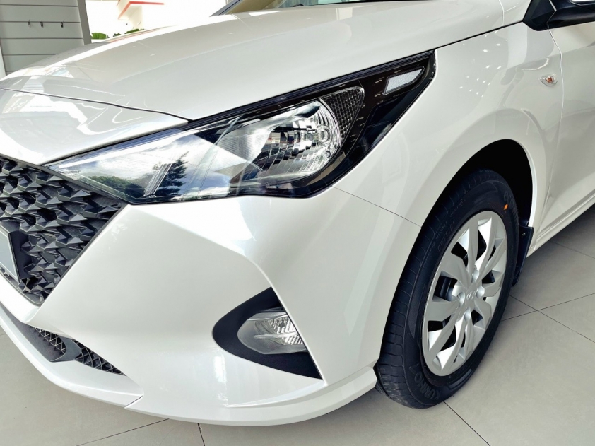 Chi tiết chiếc Hyundai Accent có giá rẻ hơn “đàn em” Grand i10 71415