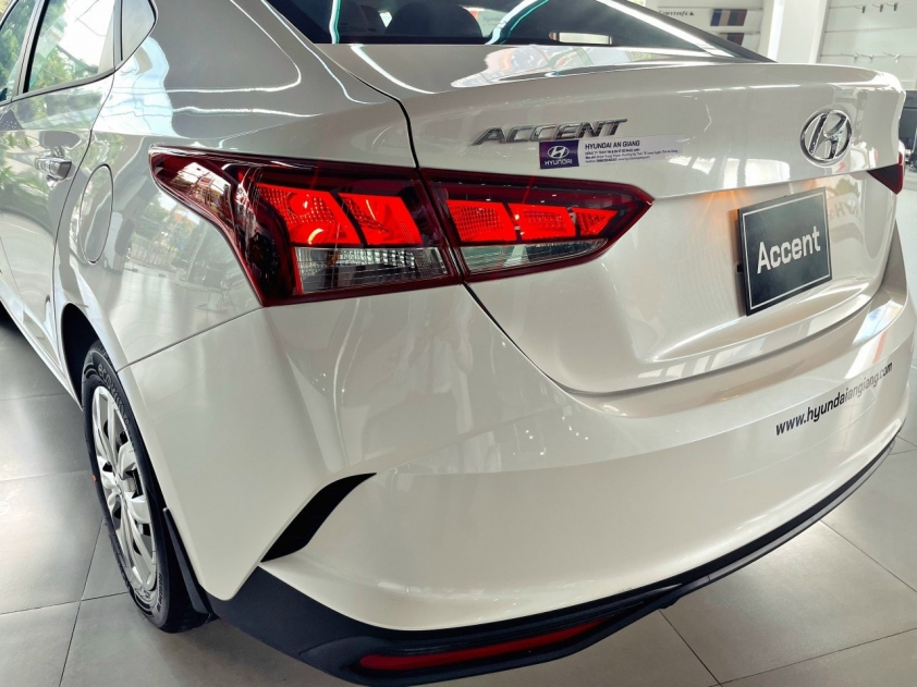 Chi tiết chiếc Hyundai Accent có giá rẻ hơn “đàn em” Grand i10 71416