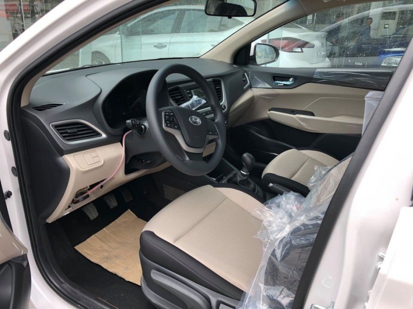Chi tiết chiếc Hyundai Accent có giá rẻ hơn “đàn em” Grand i10 71418