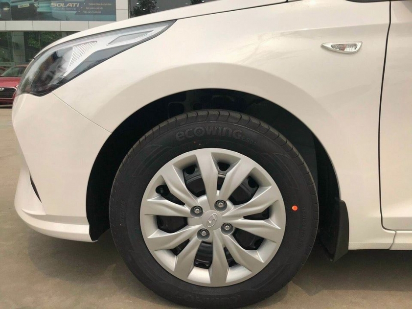 Chi tiết chiếc Hyundai Accent có giá rẻ hơn “đàn em” Grand i10 71420