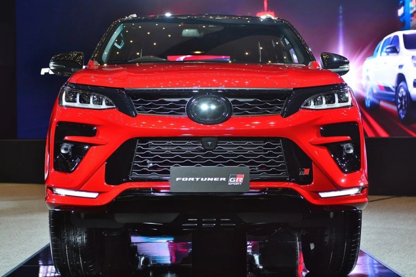 Toyota-Fortuner-2021