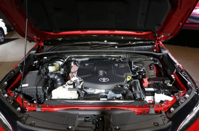 Toyota-Fortuner-2021-6