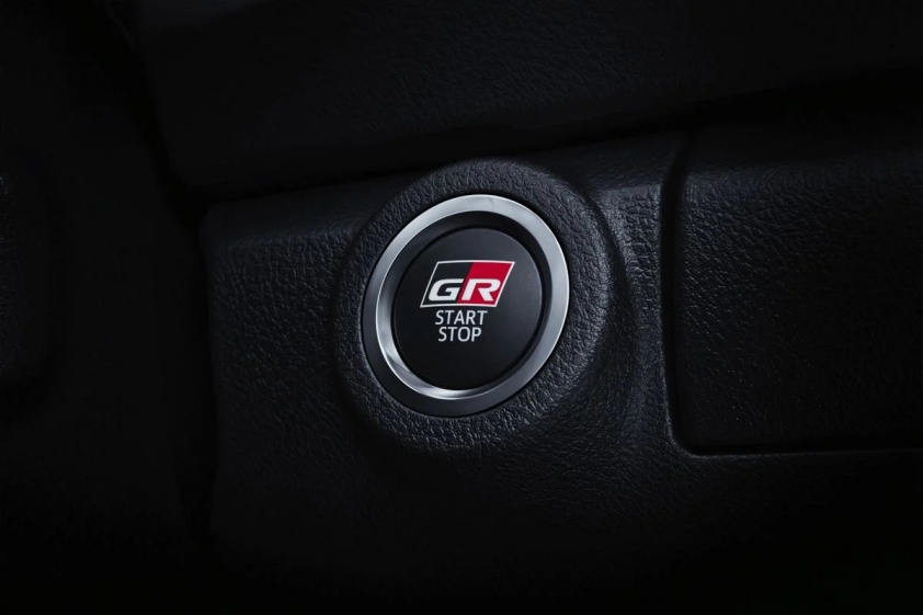 Toyota-Fortuner-2021-7