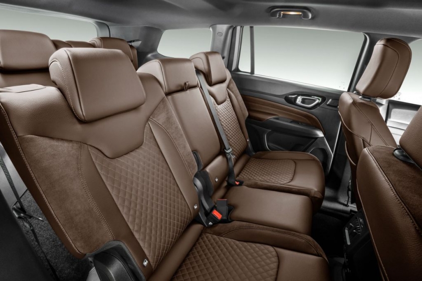 Jeep-Commander-10
