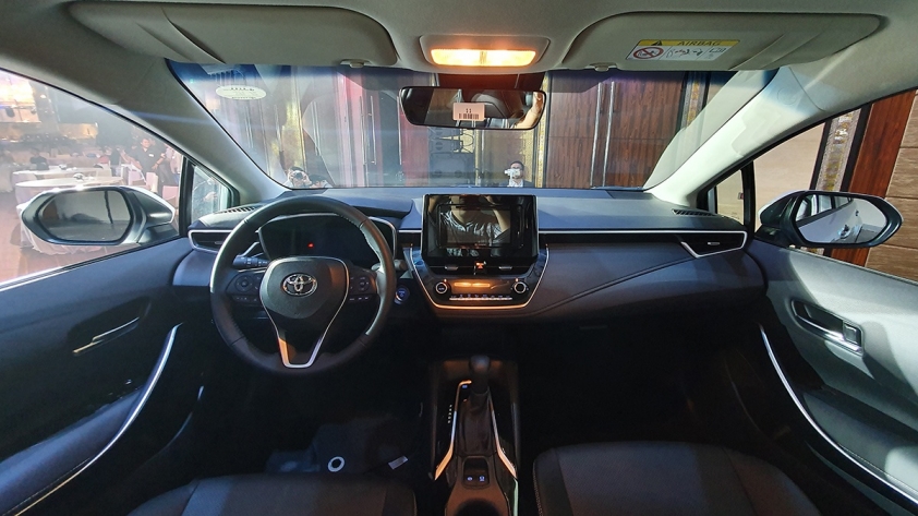 toyota-corolla-altis-3