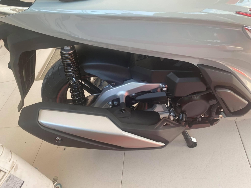 Chi tiết Honda SH 350i siêu đẹp vừa về đại lý, giá từ 146 triệu đồng 76573