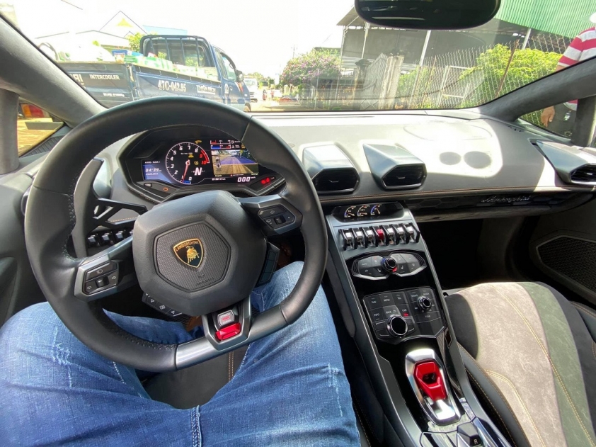 thieu-gia-daklak-mua-lamborghini-huracan-3