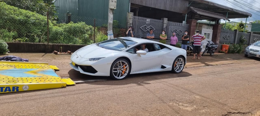 thieu-gia-daklak-mua-lamborghini-huracan-4