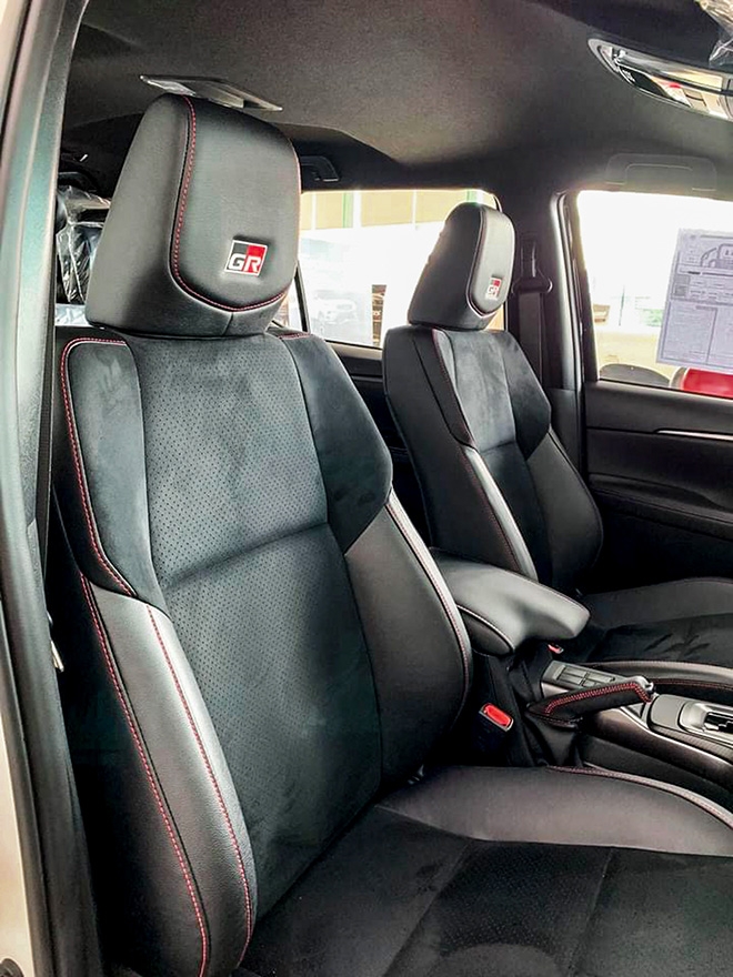 Toyota-Fortuner-GR-Sport-5