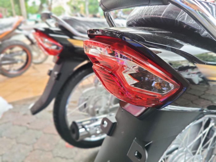 honda-dream-5